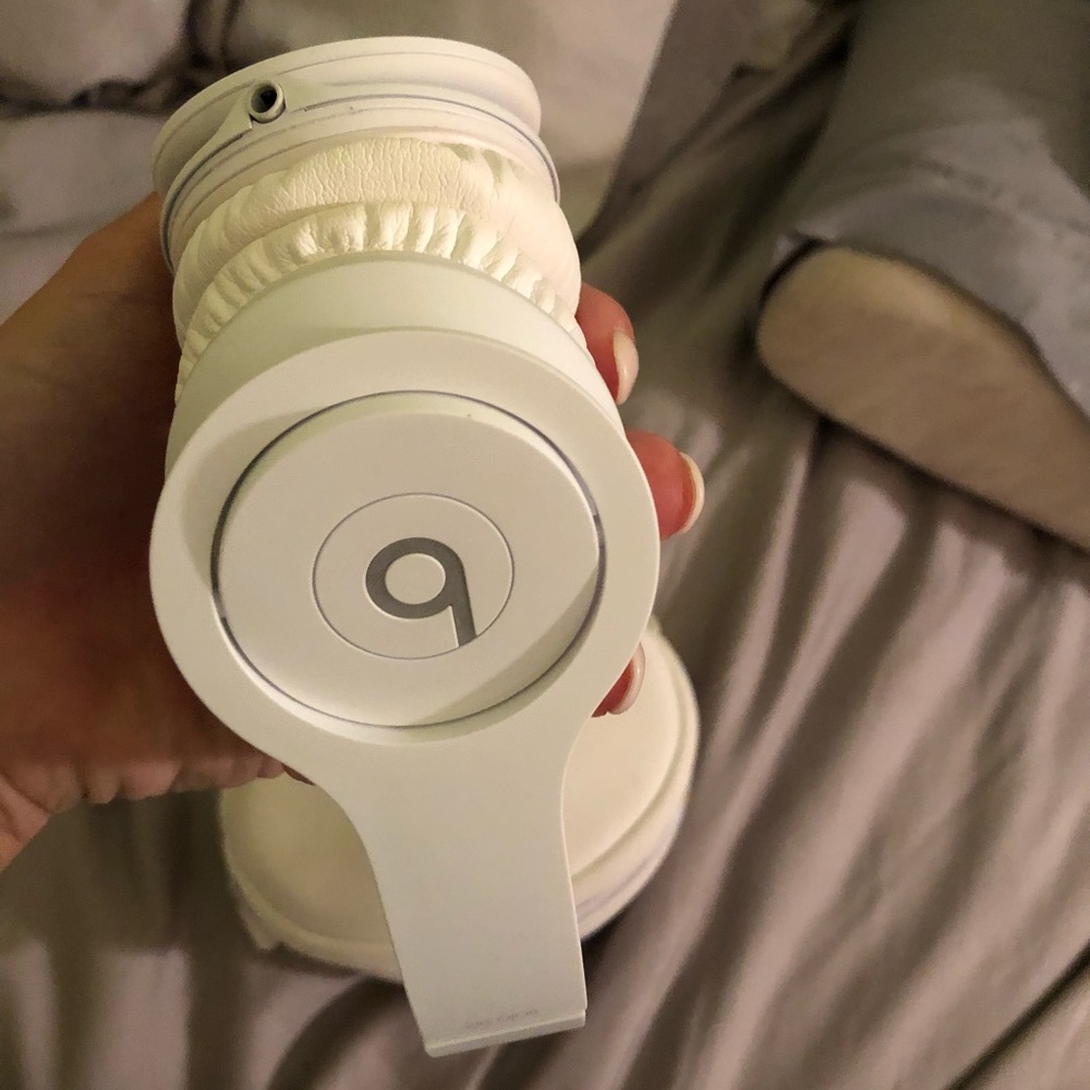 Beats - Picture 2 of 6